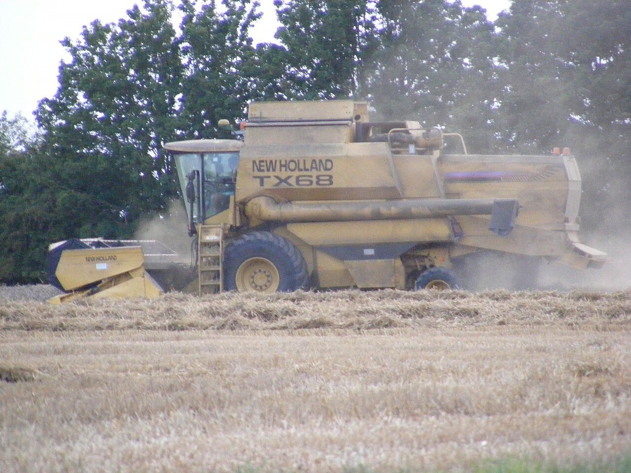 New Holland CR 5.85 Cosechadora axial 2016 - foto 2