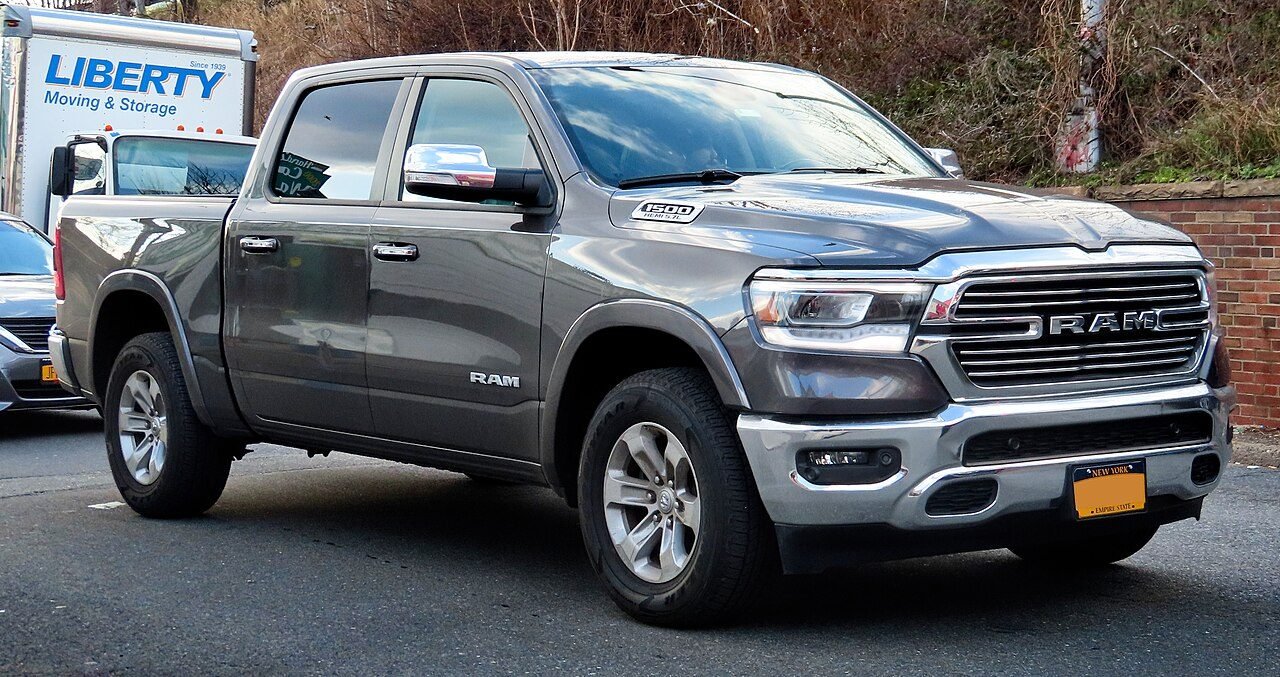 RAM 1500 5.7 V8 Laramie 2021 - foto 3